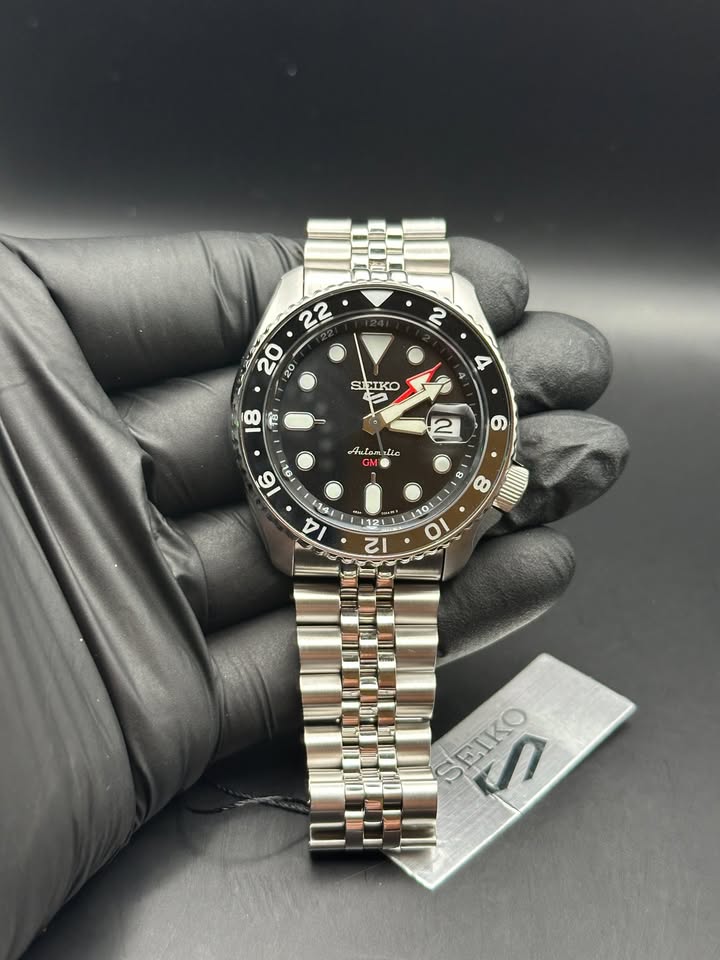 Seiko Watch 5 Sports GMT SKX Re Interpretation SSK001k1